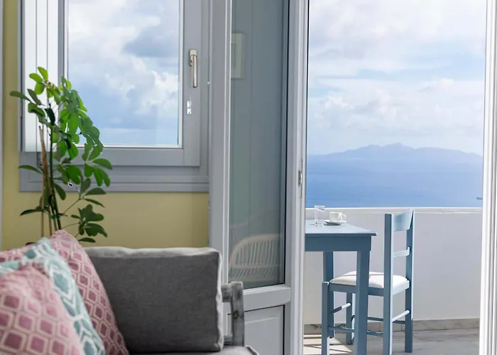 Phaos Santorini Suites